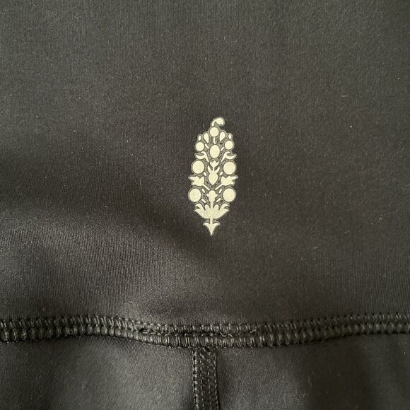 Free People FP Movement Small Shorts Island Time High Rise Black Stretch NEW - Picture 10 of 13